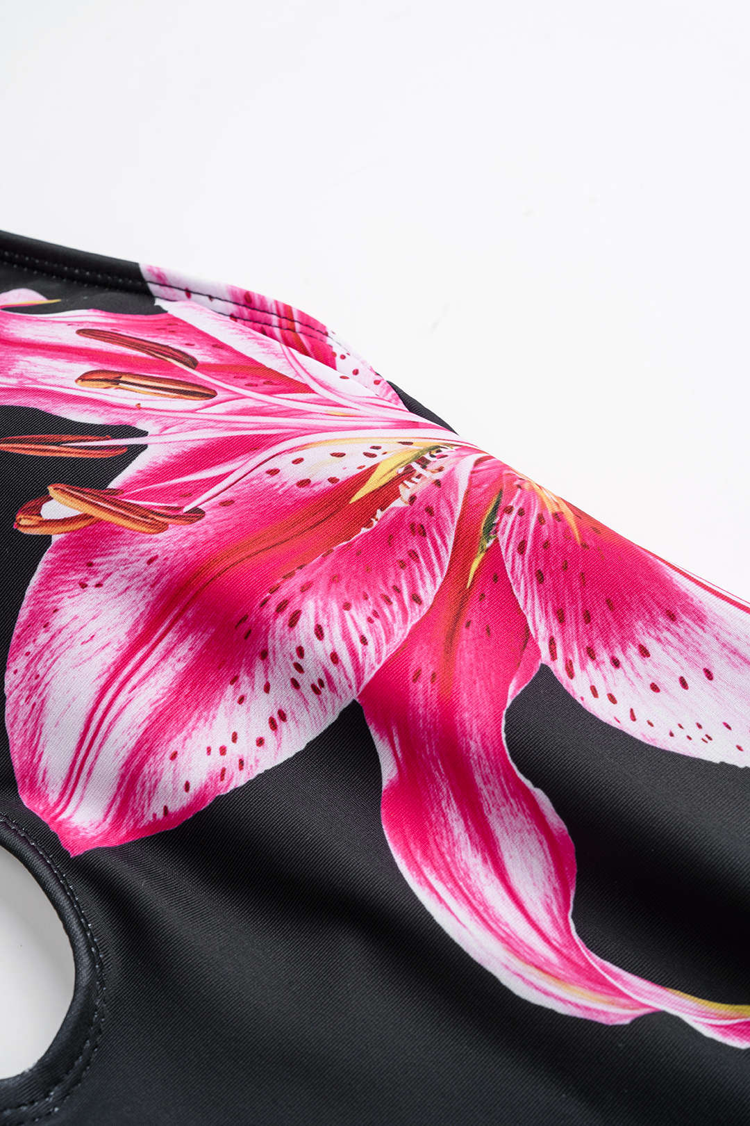 Bao | Backless Cut Out One-Piece Swimsuit