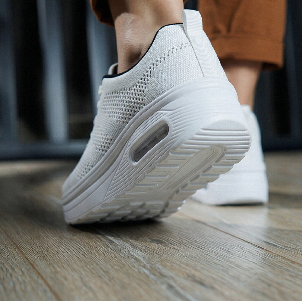 Breeze Sneakers | Air Bubble Cushioning, Wide Fit