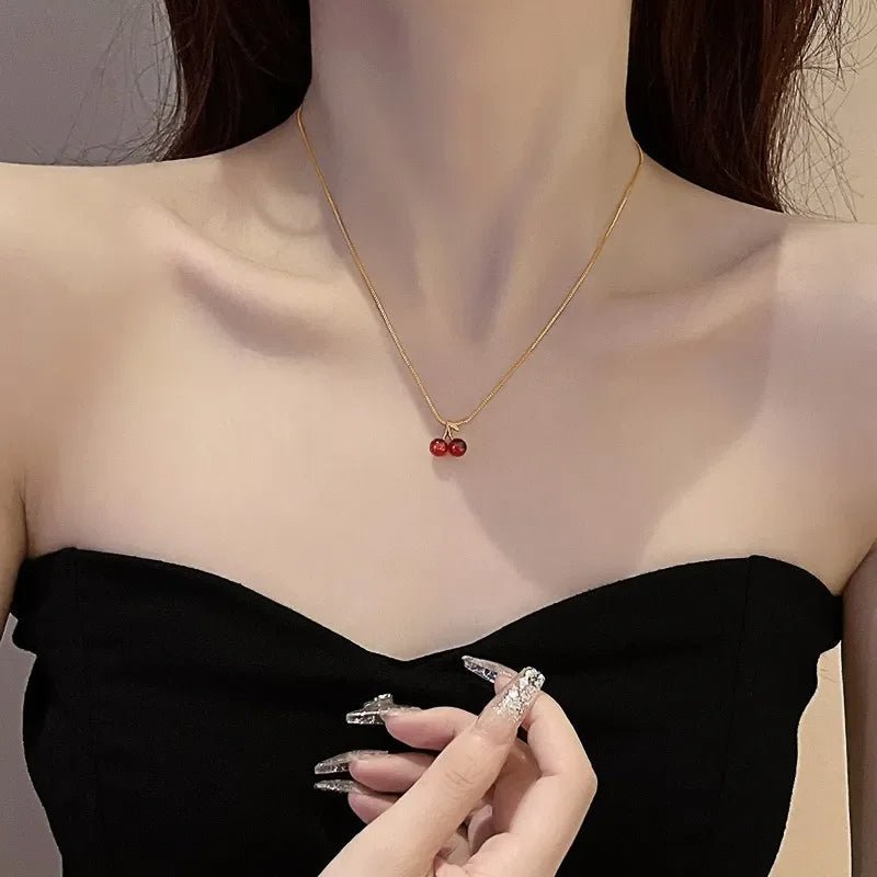 Ciliegia | necklace with fruity red wine pendant