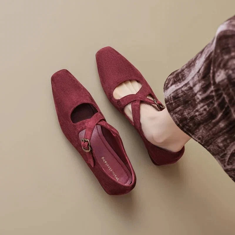 Corinne | Velvet Mule