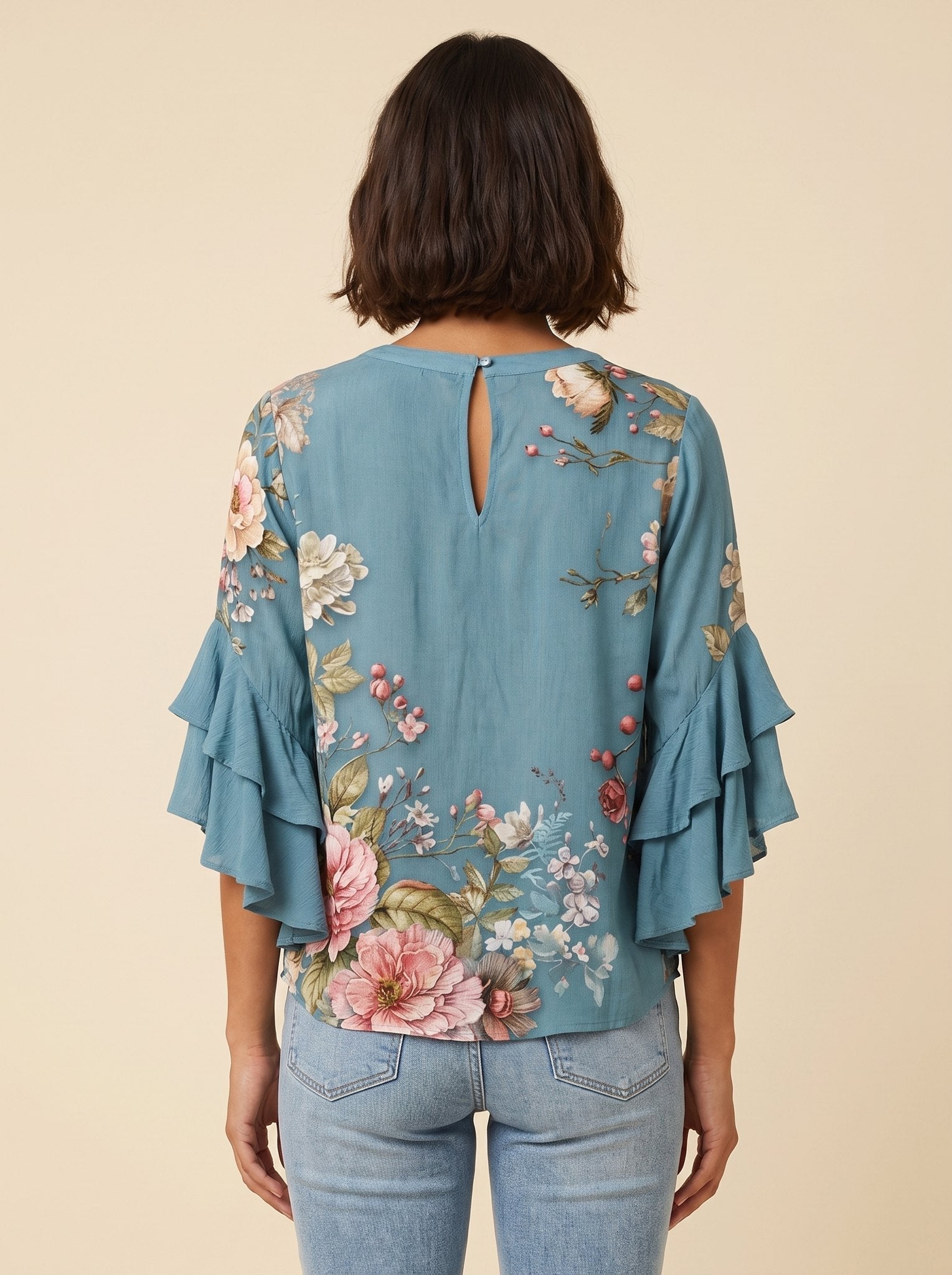 Isabella | Blouse with Elegant Flowers