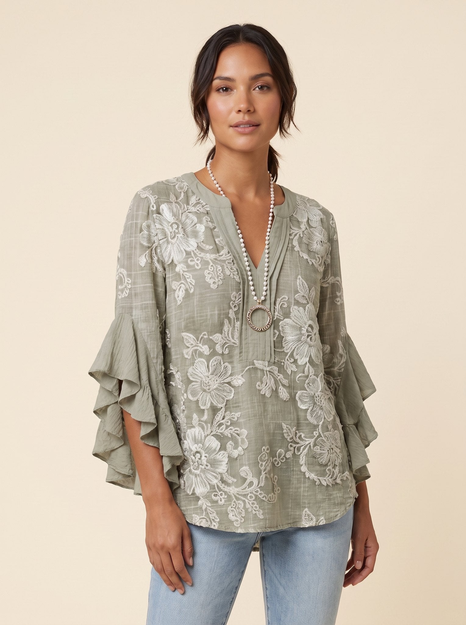 Isabella | Blouse with Elegant Flowers