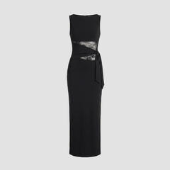 Leni | Fitted maxi dress with subtle cut-outs and laces